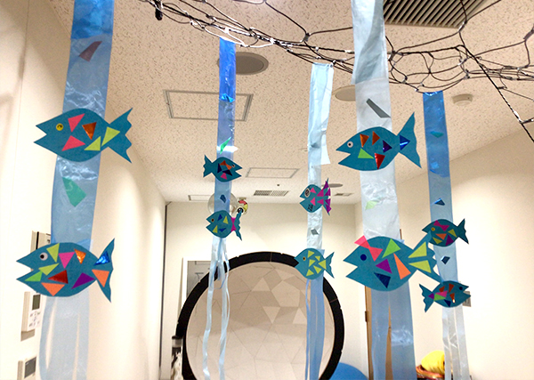 大阪刀根山医療センター「魚たち」